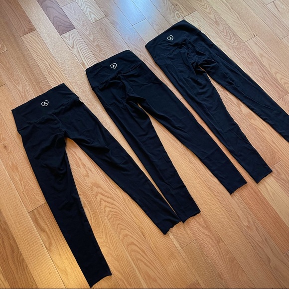 Aritzia leggings 3 pairs - Picture 1 of 4